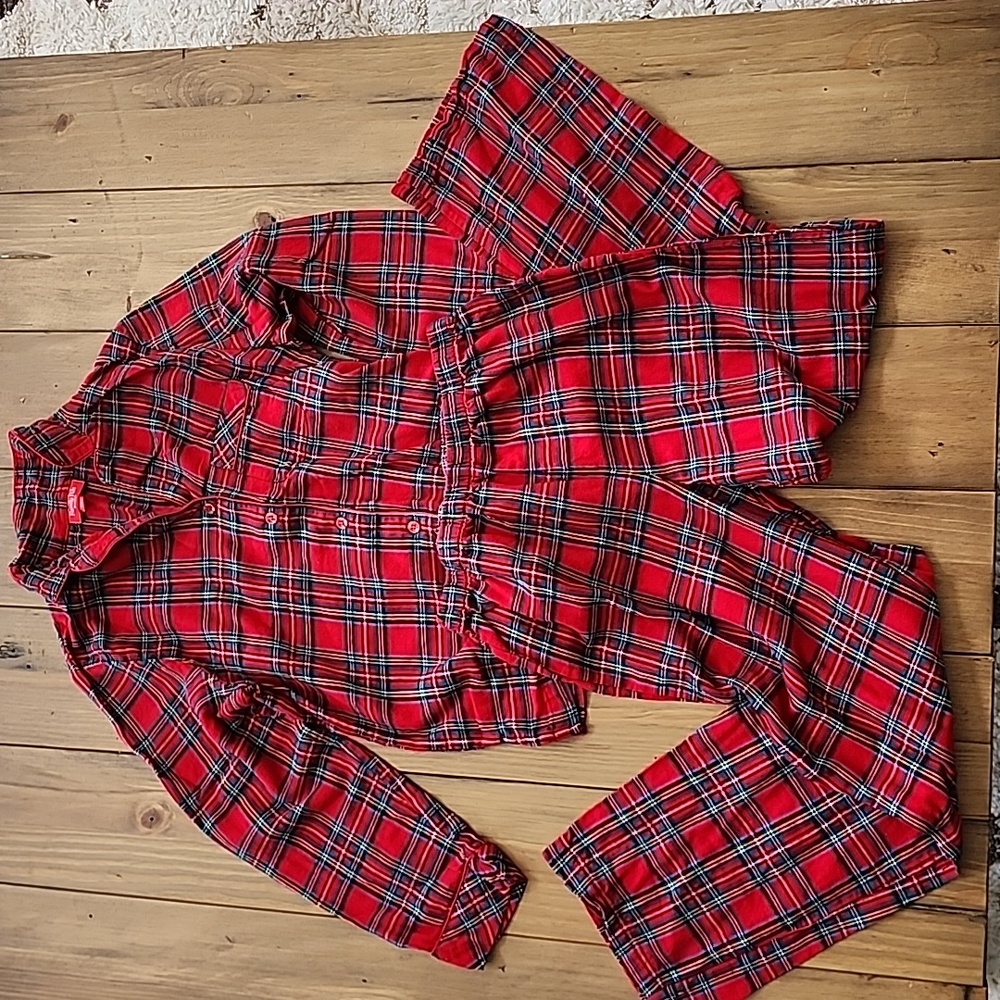 Women Macys Family PJ Set - Long Sleeve Shirt & Pants - Christmas PJs